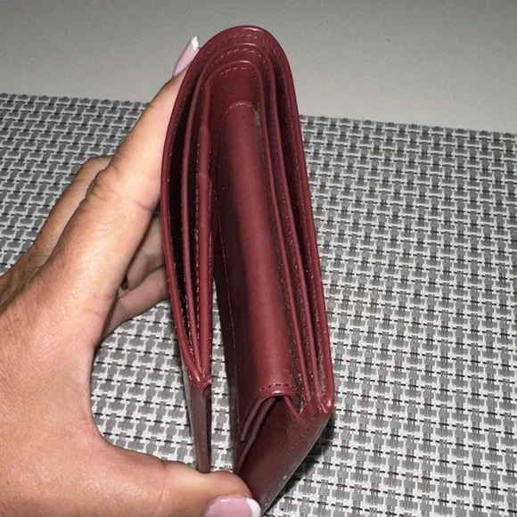 Pristine Pasha de Cartier Burgundy Leather Bifold & Coins Wallet with Gold Logo